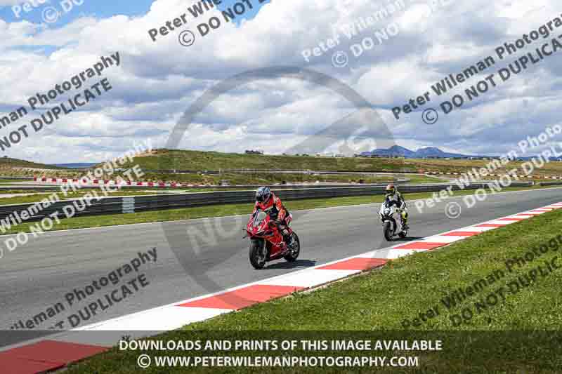 cadwell no limits trackday;cadwell park;cadwell park photographs;cadwell trackday photographs;enduro digital images;event digital images;eventdigitalimages;navarra;no limits trackdays;peter wileman photography;racing digital images;trackday digital images;trackday photos